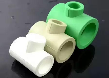 Raccords de tuyauterie PPR: Solutions de connexion de base pour les systèmes de tuyauterie